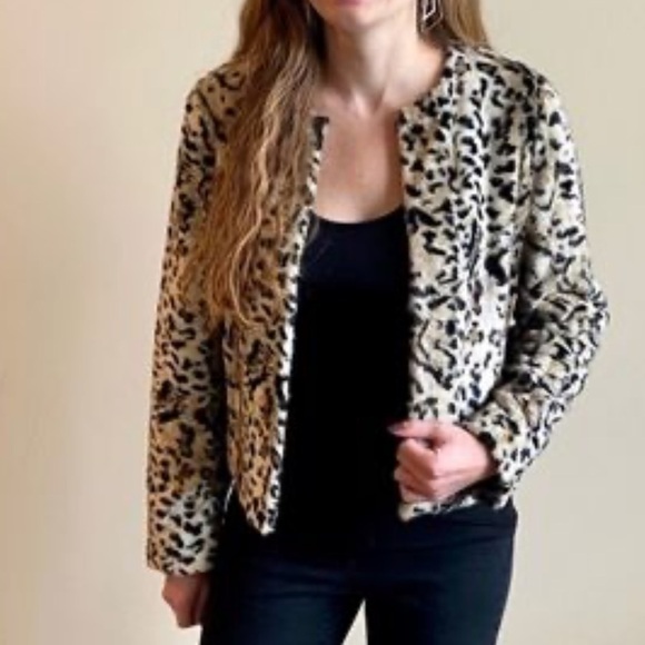 Express Women’s Faux Fur Cheetah Print Coat Jacket Size L Luxurious Animal Print - Picture 2 of 9
